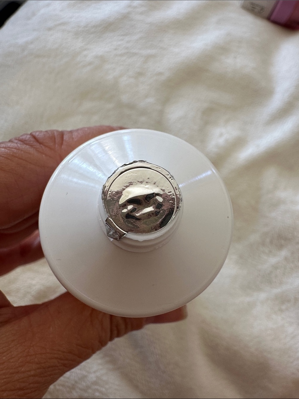 🆕 Charlotte Tilbury Magic Hydration Revival Cleanser - Cream to Foam 4 fl oz. - Picture 3 of 3
